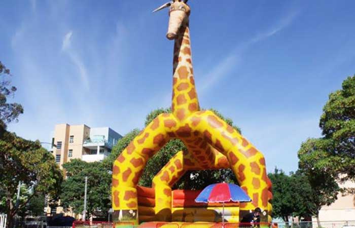 giraffe jumping castle